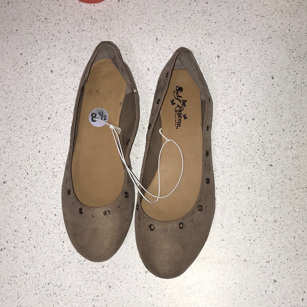 Tan flats